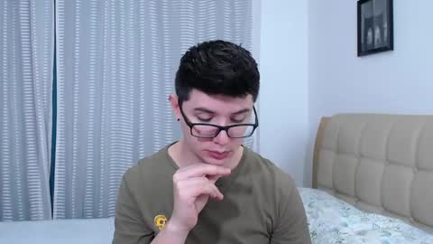 Snapshot of kevinhunts chatting on October 4, 2025, 1:58 am Kevin online show from October 4, 2025, 1:58 am