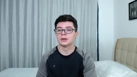 Snapshot of kevinhunts chatting on October 10, 2025, 12:42 am Kevin online show from October 10, 2025, 12:42 am