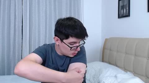 Snapshot of kevinhunts chatting on October 11, 2025, 2:44 am Kevin online show from October 11, 2025, 2:44 am