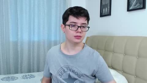 Snapshot of kevinhunts chatting on October 17, 2025, 3:25 pm Kevin online show from October 17, 2025, 3:25 pm