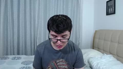 Snapshot of kevinhunts chatting on October 21, 2025, 6:52 pm Kevin online show from October 21, 2025, 6:52 pm