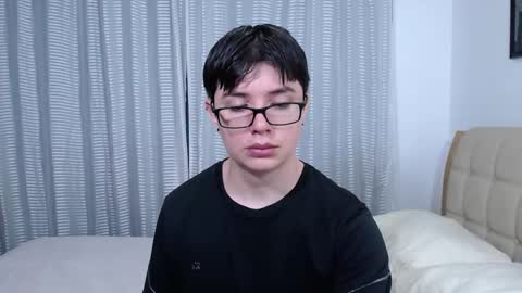 Snapshot of kevinhunts chatting on October 24, 2025, 6:04 pm Kevin online show from October 24, 2025, 6:04 pm