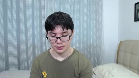 Snapshot of kevinhunts chatting on October 25, 2025, 4:35 pm Kevin online show from October 25, 2025, 4:35 pm