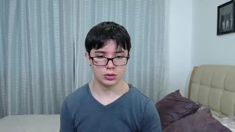 Snapshot of kevinhunts chatting on October 27, 2025, 5:06 pm Kevin online show from October 27, 2025, 5:06 pm