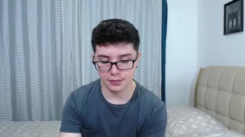 Snapshot of kevinhunts chatting on November 4, 2025, 7:35 pm Kevin online show from November 4, 2025, 7:35 pm