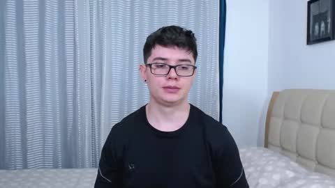 Snapshot of kevinhunts chatting on November 5, 2025, 6:08 pm Kevin online show from November 5, 2025, 6:08 pm