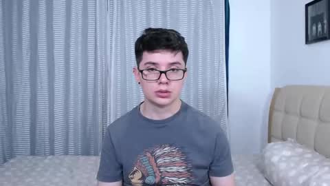 Snapshot of kevinhunts chatting on November 7, 2025, 3:39 am Kevin online show from November 7, 2025, 3:39 am