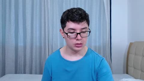 Snapshot of kevinhunts chatting on November 11, 2025, 4:18 pm Kevin online show from November 11, 2025, 4:18 pm