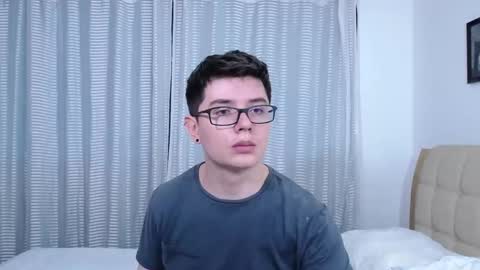 Snapshot of kevinhunts chatting on November 13, 2025, 5:12 pm Kevin online show from November 13, 2025, 5:12 pm