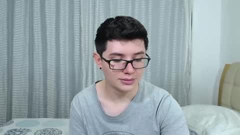 Snapshot of kevinhunts chatting on November 17, 2025, 6:35 pm Kevin online show from November 17, 2025, 6:35 pm