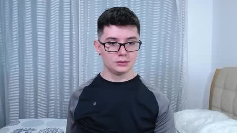 Snapshot of kevinhunts chatting on November 20, 2025, 6:18 pm Kevin online show from November 20, 2025, 6:18 pm