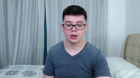 Snapshot of kevinhunts chatting on November 22, 2025, 10:09 pm Kevin online show from November 22, 2025, 10:09 pm