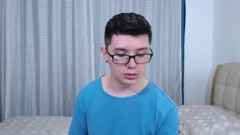 Snapshot of kevinhunts chatting on November 25, 2025, 6:52 pm Kevin online show from November 25, 2025, 6:52 pm