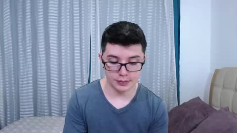 Snapshot of kevinhunts chatting on November 26, 2025, 7:15 pm Kevin online show from November 26, 2025, 7:15 pm