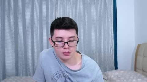 Snapshot of kevinhunts chatting on November 28, 2025, 2:14 am Kevin online show from November 28, 2025, 2:14 am