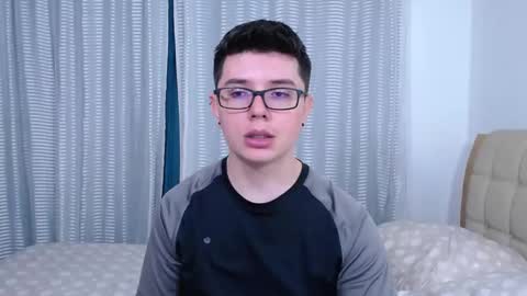 Snapshot of kevinhunts chatting on November 30, 2025, 10:58 pm Kevin online show from November 30, 2025, 10:58 pm