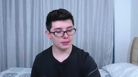 Snapshot of kevinhunts chatting on December 13, 2025, 11:10 pm Kevin online show from December 13, 2025, 11:10 pm