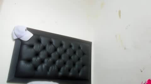 Snapshot of kevinkewma chatting on September 20, 2025, 6:31 pm kevinkewma online show from September 20, 2025, 6:31 pm