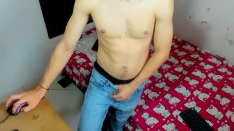 Snapshot of kevinkewma chatting on September 29, 2025, 12:10 pm kevinkewma online show from September 29, 2025, 12:10 pm