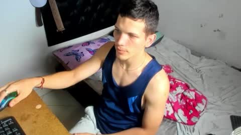 Snapshot of kevinkewma chatting on October 6, 2025, 12:02 pm kevinkewma online show from October 6, 2025, 12:02 pm