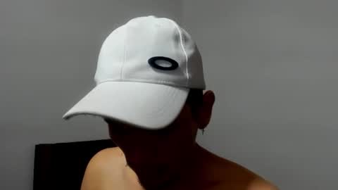 Snapshot of kevinkewma chatting on October 16, 2025, 12:28 pm kevinkewma online show from October 16, 2025, 12:28 pm