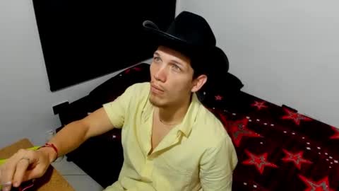 Snapshot of kevinkewma chatting on October 25, 2025, 12:23 pm kevinkewma online show from October 25, 2025, 12:23 pm