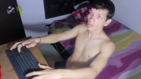 Snapshot of kevinkewma chatting on November 18, 2025, 6:34 pm kevinkewma online show from November 18, 2025, 6:34 pm