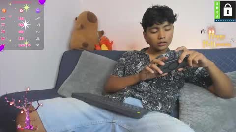 kevin and ottis online show from October 29, 2025, 11:17 pm