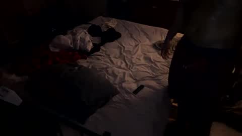 Snapshot of keybump323 chatting on December 21, 2024, 2:09 am Keybump online show from December 21, 2024, 2:09 am