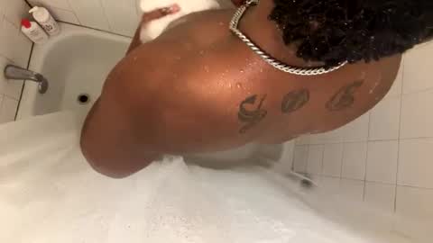 Snapshot of keybump323 chatting on January 4, 2025, 4:44 am Keybump online show from January 4, 2025, 4:44 am