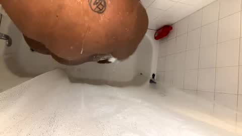 Snapshot of keybump323 chatting on February 1, 2025, 12:07 am Keybump online show from February 1, 2025, 12:07 am