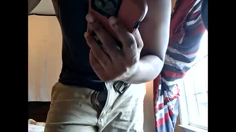 Snapshot of keybump323 chatting on October 29, 2025, 2:41 pm Keybump online show from October 29, 2025, 2:41 pm