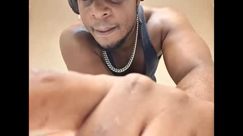 Snapshot of keybump323 chatting on November 6, 2025, 3:57 pm Keybump online show from November 6, 2025, 3:57 pm