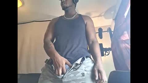 Snapshot of keybump323 chatting on November 9, 2025, 3:43 pm Keybump online show from November 9, 2025, 3:43 pm