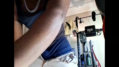 Snapshot of keybump323 chatting on November 15, 2025, 3:52 pm Keybump online show from November 15, 2025, 3:52 pm