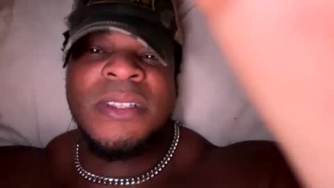 Snapshot of keybump323 chatting on November 16, 2025, 6:41 am Keybump online show from November 16, 2025, 6:41 am