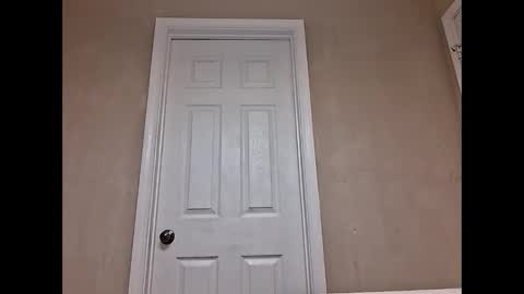 Snapshot of keybump323 chatting on November 17, 2025, 3:18 pm Keybump online show from November 17, 2025, 3:18 pm