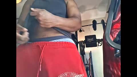 Snapshot of keybump323 chatting on November 19, 2025, 3:34 pm Keybump online show from November 19, 2025, 3:34 pm