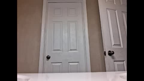 Snapshot of keybump323 chatting on November 21, 2025, 3:33 pm Keybump online show from November 21, 2025, 3:33 pm