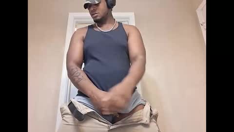 Snapshot of keybump323 chatting on November 24, 2025, 3:45 pm Keybump online show from November 24, 2025, 3:45 pm