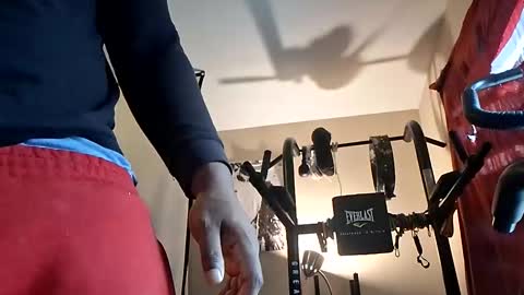 Snapshot of keybump323 chatting on November 30, 2025, 4:00 pm Keybump online show from November 30, 2025, 4:00 pm