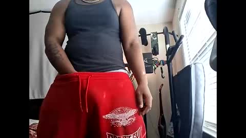 Snapshot of keybump323 chatting on December 14, 2025, 4:12 pm Keybump online show from December 14, 2025, 4:12 pm