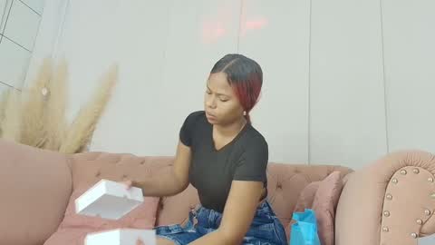 Snapshot of keyla_mejia chatting on October 5, 2025, 12:03 pm Keyla online show from October 5, 2025, 12:03 pm