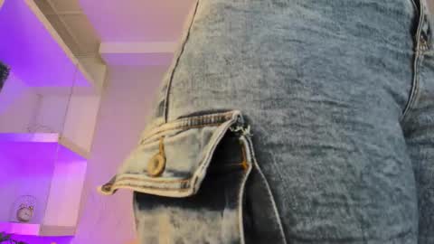 Snapshot of keyla_mejia chatting on December 3, 2025, 12:03 pm Keyla online show from December 3, 2025, 12:03 pm