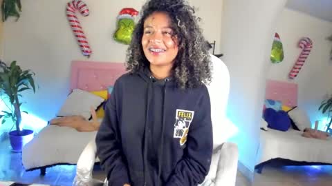 Snapshot of keyla_roberts_ chatting on December 27, 2024, 9:06 am Adhara. Help me reach 100 likes online show from December 27, 2024, 9:06 am