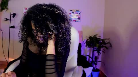 Snapshot of keyla_roberts_ chatting on March 5, 2025, 8:53 pm Adhara. Help me reach 100 likes online show from March 5, 2025, 8:53 pm