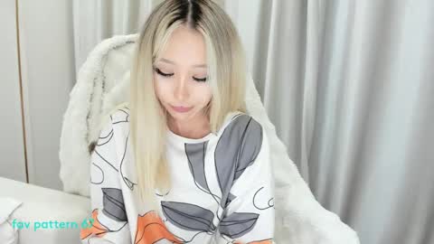 KHAESOO3 Yuna online show from March 9, 2025, 11:46 pm