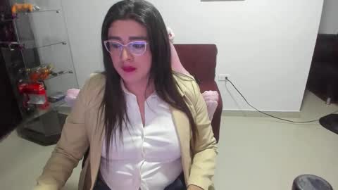 Khalifa Kasumi online show from November 9, 2025, 4:33 am