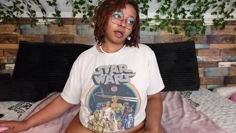 Khaya online show from October 6, 2025, 3:42 pm