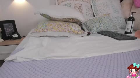 Snapshot of khloe_cutee chatting on December 24, 2024, 11:44 pm Khloe Cute online show from December 24, 2024, 11:44 pm